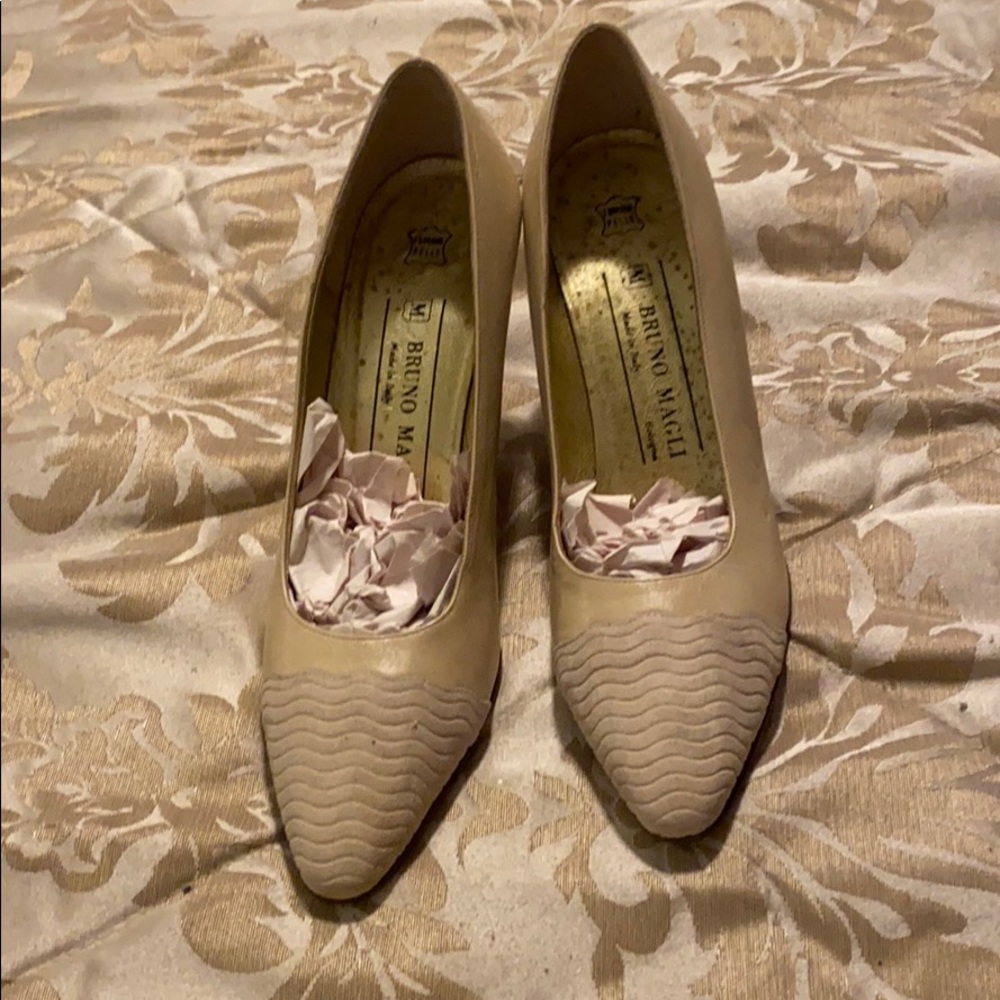 Bruno Magli Beige Made in Italy Heels.